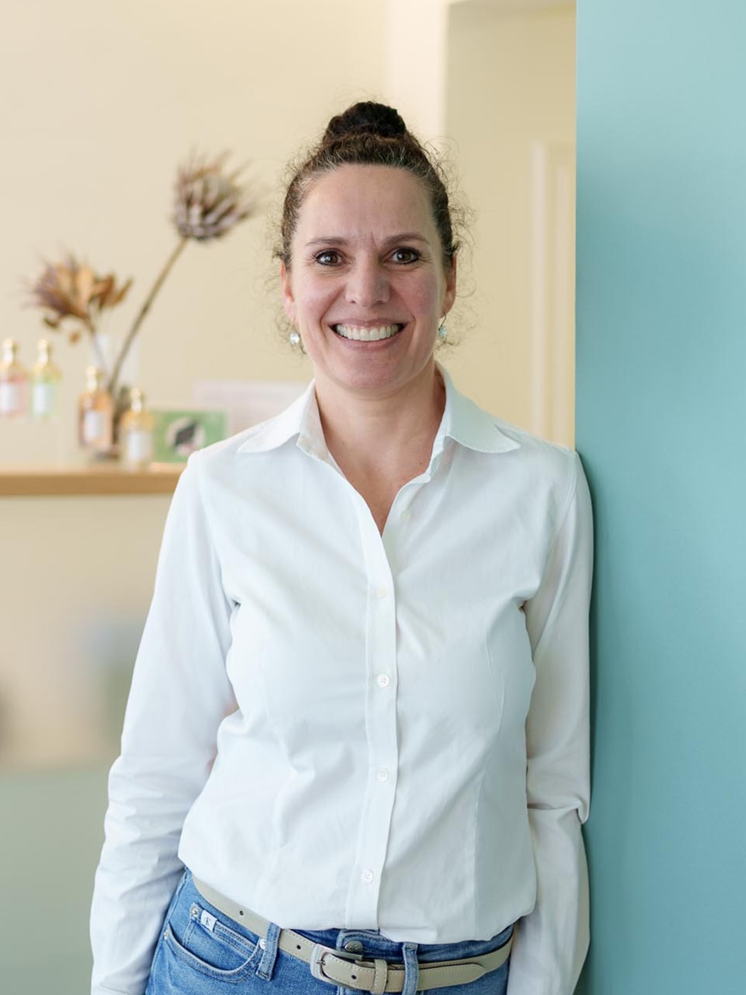 Sich wohlfühlen. Strahlen. Ganz man selbst sein. ✨
Unser Mitglied @bodylight_at begleitet Menschen auf ihrem Weg zu mehr Wohlbefinden und Selbstbewusstsein.
Mit moderner Technologie, individueller Betreuung und viel Feingefühl stehen hier nicht Perfektion, sondern natürliche Schönheit und persönliches Wohlbefinden im Mittelpunkt.
Denn wahre Ausstrahlung entsteht dort, wo man sich in seiner Haut wohlfühlt 🤍