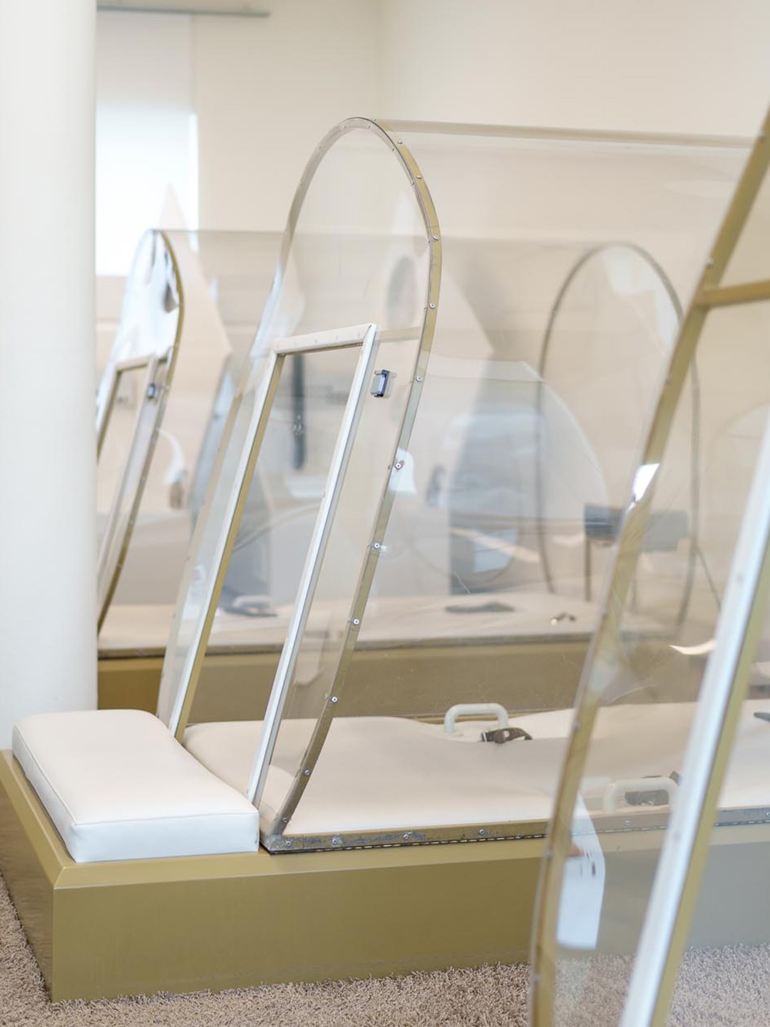 Sich wohlfühlen. Strahlen. Ganz man selbst sein. ✨
Unser Mitglied @bodylight_at begleitet Menschen auf ihrem Weg zu mehr Wohlbefinden und Selbstbewusstsein.
Mit moderner Technologie, individueller Betreuung und viel Feingefühl stehen hier nicht Perfektion, sondern natürliche Schönheit und persönliches Wohlbefinden im Mittelpunkt.
Denn wahre Ausstrahlung entsteht dort, wo man sich in seiner Haut wohlfühlt 🤍