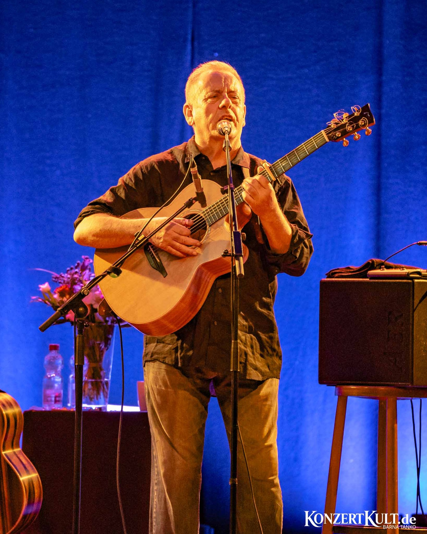 Luka Bloom at @kulturkirchekoeln #music #folk #irish #concert #solo #acoustic #tour #musicphotography #concertphotography
